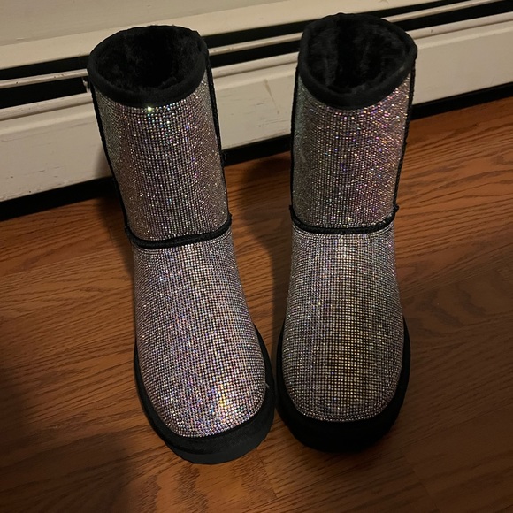 Never worn, ended up being too small in excellent condition - Picture 3 of 9